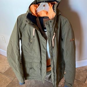 Size L Roxy snow jacket.